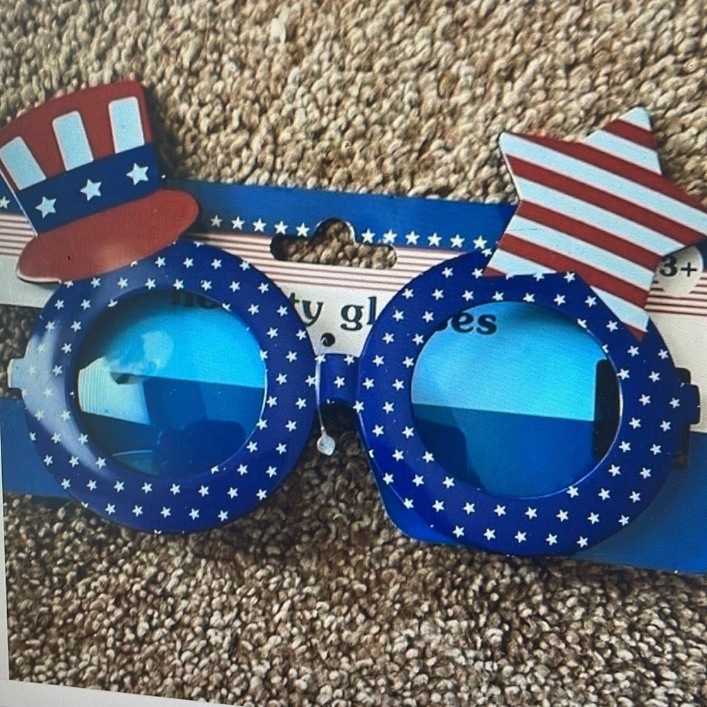 PATRIOTIC RED WHITE AND BLUE Round Novelty Sunglasses